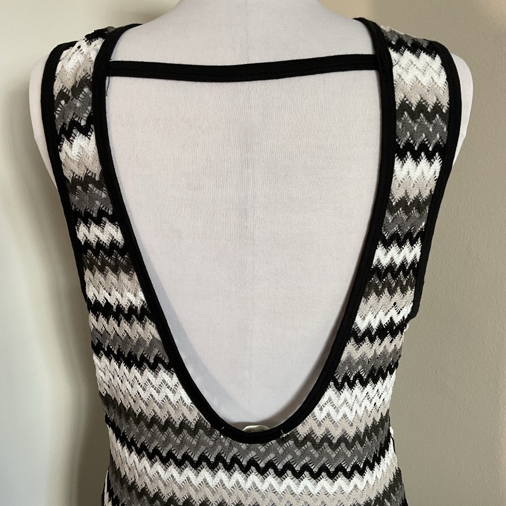 Miken Swim Black and White Zigzag Chevron Maxi Coverup Size XL See Thru - Picture 8 of 8
